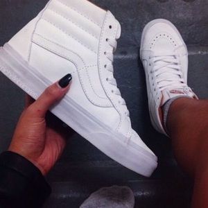 HIGHTOP WHITE VANS